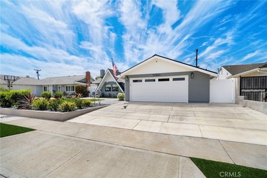 Pristine one of a kind customized Dutch Haven Marina home. This - photo 3