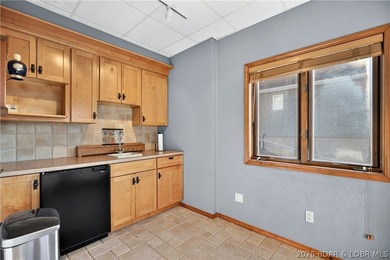 Deep water. Cove protection. Private dock. This rare 5-bedroom - photo 25