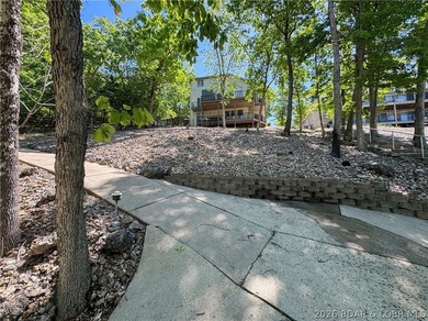 Deep water. Cove protection. Private dock. This rare 5-bedroom - photo 33