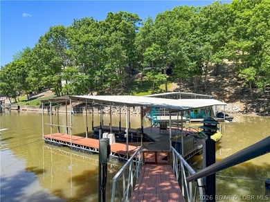 Deep water. Cove protection. Private dock. This rare 5-bedroom - photo 34
