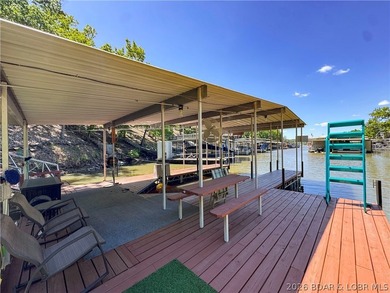 Deep water. Cove protection. Private dock. This rare 5-bedroom - photo 35