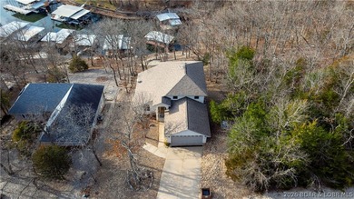 Deep water. Cove protection. Private dock. This rare 5-bedroom - photo 37