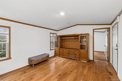 Recently renovated 2004 manufactured home located in a desirable - photo 6