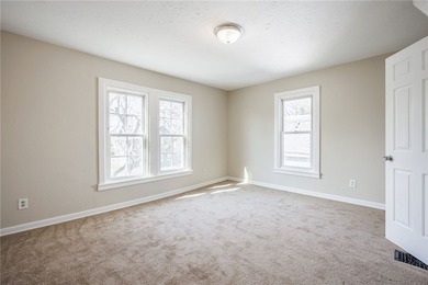 Welcome to 366 Tremont Street; a beautifully updated 4-bedroom - photo 16