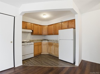 Located in the borough of Staten Island, this 38-unit - photo 18