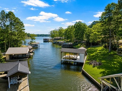 SELLER IS OFFERING $20,000 REMODEL ALLOWANCE. Tucked away on the - photo 27