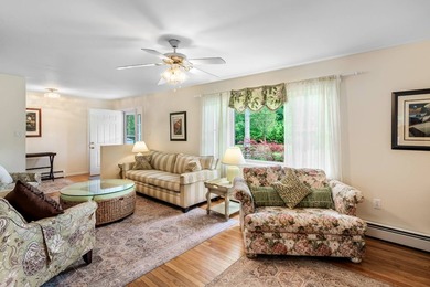 Discover this delightful 3-bedroom, 2-bathroom home, making its - photo 8
