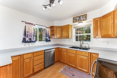 Whether you are searching for a peaceful year-round residence - photo 11