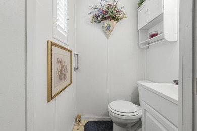 Move right into this immaculately maintained 1980 mobile home - photo 17