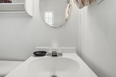 Move right into this immaculately maintained 1980 mobile home - photo 18