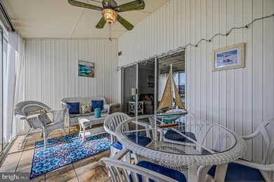 Welcome to your lakeside retreat in the highly sought-after - photo 31
