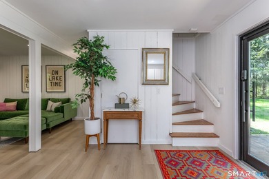 This 70s Modern home has been revamped to a 21st century - photo 10