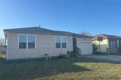 Welcome to this cozy 3bed 2bath unfurnished home. Calling all - photo 1