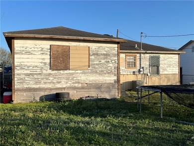 Welcome to this cozy 3bed 2bath unfurnished home. Calling all - photo 7