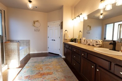 This exceptional Austin stone home offers 3 bedrooms, 2 - photo 12