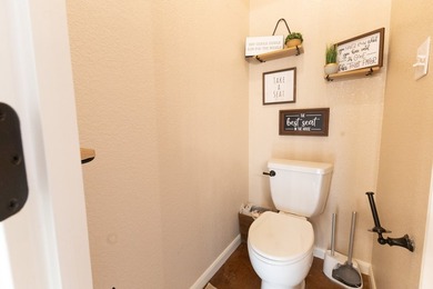 This exceptional Austin stone home offers 3 bedrooms, 2 - photo 13