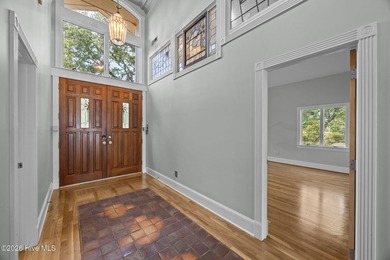 Welcome to 401 Harbor Dr, where waterfront living meets a - photo 14