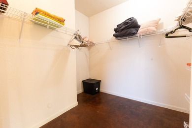 This exceptional Austin stone home offers 3 bedrooms, 2 - photo 14