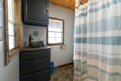 This exceptional Austin stone home offers 3 bedrooms, 2 - photo 19