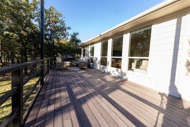 This exceptional Austin stone home offers 3 bedrooms, 2 - photo 21
