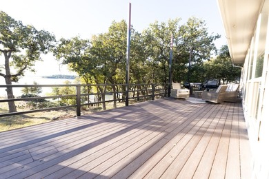 This exceptional Austin stone home offers 3 bedrooms, 2 - photo 22