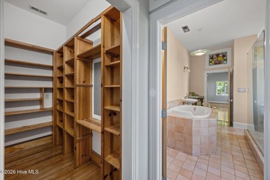 Welcome to 401 Harbor Dr, where waterfront living meets a - photo 27