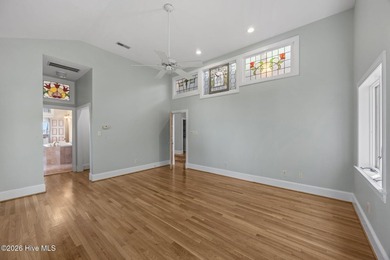 Welcome to 401 Harbor Dr, where waterfront living meets a - photo 34