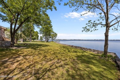 Welcome to 401 Harbor Dr, where waterfront living meets a - photo 46