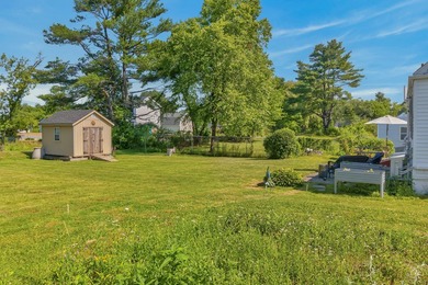 Welcome to 147 Rowe Avenue, nestled just a 3 minute stroll from - photo 3