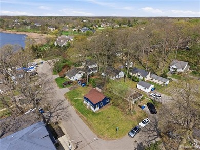 Seller will look at all reasonable offers.Imagine walking up - photo 24