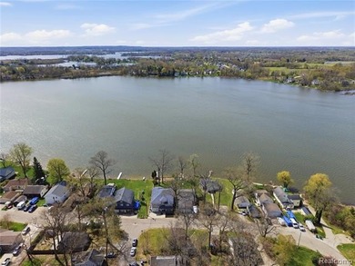 Seller will look at all reasonable offers.Imagine walking up - photo 27