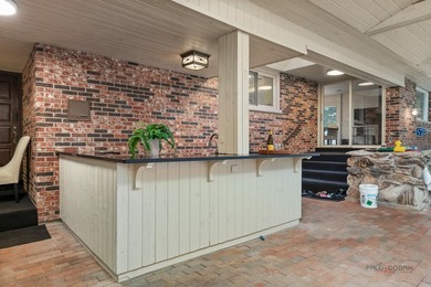 Welcome to this exceptional 5-bedroom, 4.1-bath ranch home - photo 30