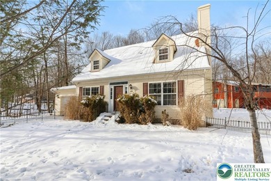 Lake Home For Sale in Tobyhanna, Pennsylvania