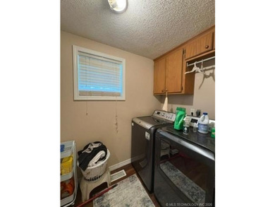 Large 3 bedroom 2 full bath home . This home sits on 1 acre - photo 14