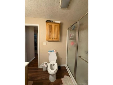 Large 3 bedroom 2 full bath home . This home sits on 1 acre - photo 15