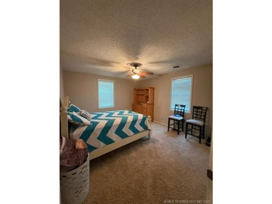 Large 3 bedroom 2 full bath home . This home sits on 1 acre - photo 17