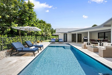 Discover unparalleled luxury in the highly sought-after Hidden - photo 3
