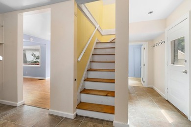 Charming Cottage-Style New Englander! Step into this delightful - photo 8