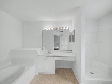 Welcome to this spacious 3-bedroom, 2-bathroom home ideally - photo 20