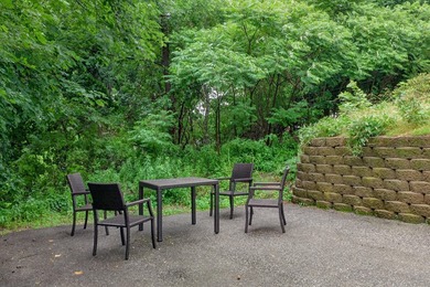 Excellent location! This 3 bedroom, 2 bath condo features - photo 6