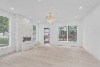Luxury and comfort blend effortlessly in this exceptional - photo 13