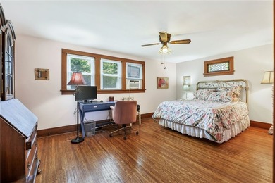 Welcome to this lovely 1920's 2 Bedroom, 2 Bath Colonial in - photo 15