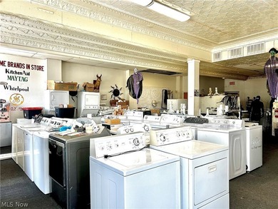 FULLY OCCUPIED Spacious mixed-use investment opportunity - photo 15