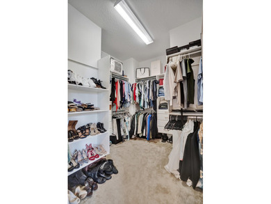 Attention all buyers!! We have another end corner unit townhouse - photo 18