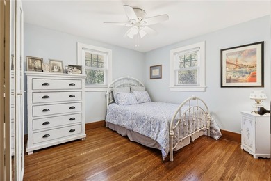 Welcome to this lovely 1920's 2 Bedroom, 2 Bath Colonial in - photo 19
