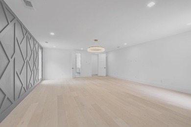 Luxury and comfort blend effortlessly in this exceptional - photo 19
