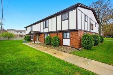 Lake Condo For Sale in Saint Clair Shores, Michigan