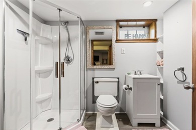 Welcome to this lovely 1920's 2 Bedroom, 2 Bath Colonial in - photo 24