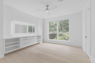 Luxury and comfort blend effortlessly in this exceptional - photo 26
