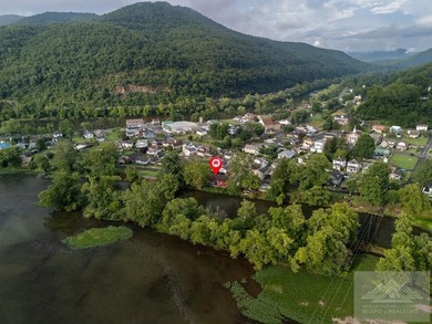 Experience beautiful New River frontage from this - photo 38